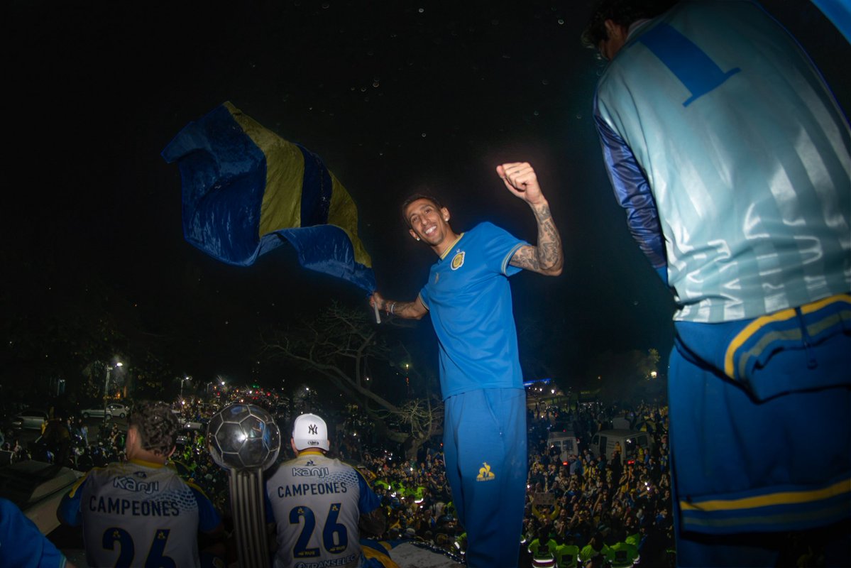 RosarioCentral's tweet photo. ¡BUEN DÍAAAA BUEN DÍAAAA PARA TODA NUESTRA CANALLADA! 🙌🏼💛💙 https://t.co/QBEuJMLO3W