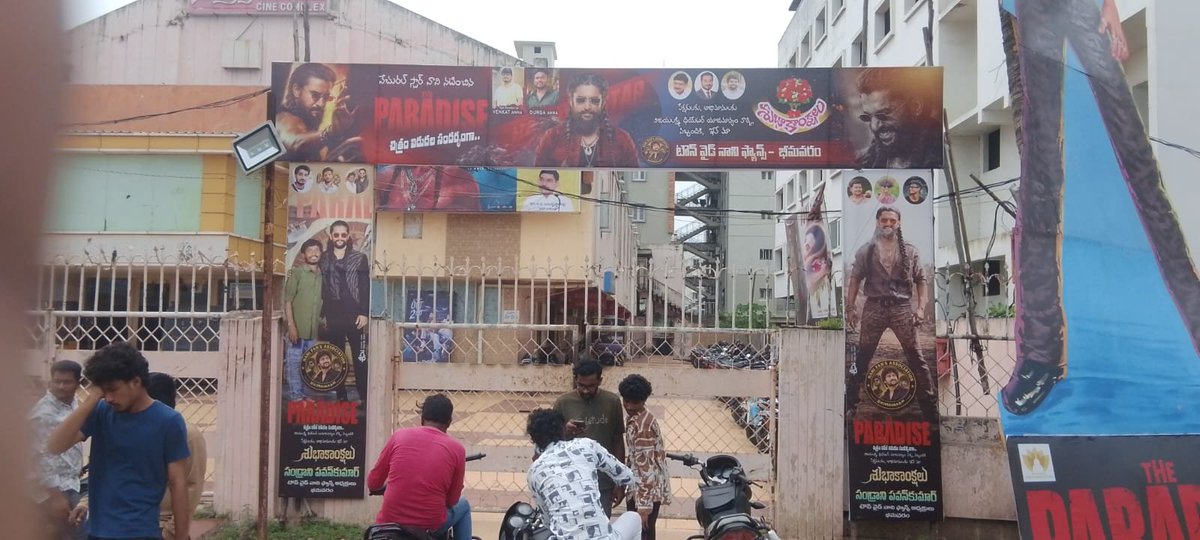 AswanthNani1's tweet photo. @NameisNani 31) Bhimavaram - Banners &amp; Welcome Arch ❤️ https://t.co/8wdB0i4Ynx