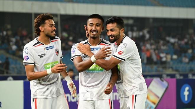 JolokiyaTalks's tweet photo. 🚨 | As Punjab FC beat East Bengal earlier today, our club @NEUtdFC will face Punjab FC in the semi finals of the IFA Shield on 2nd October 🫡🔥

#NEUFC https://t.co/0z73NkRPqx