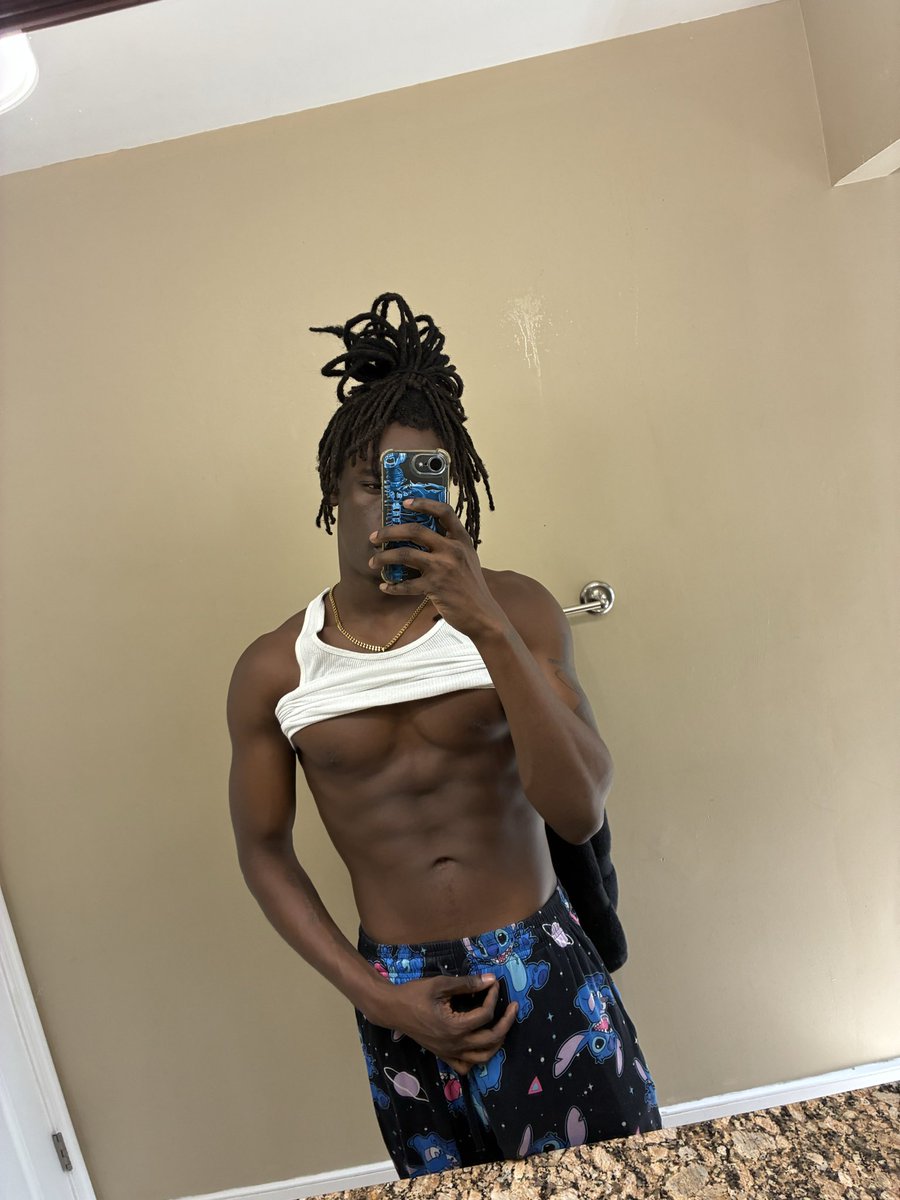 wildxxx__'s tweet photo. For my pinned: 
NSFW
BI (female preference) 
Hung 10”
Flirty and Handsome https://t.co/x6DfBfrrJB