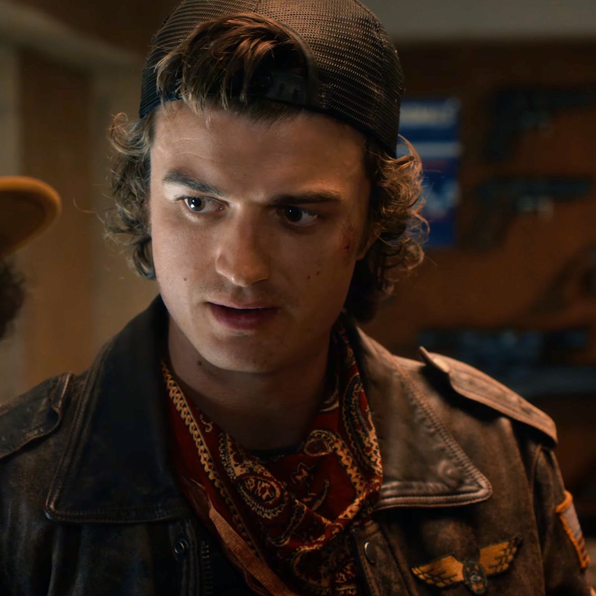 DJOLLANOV's tweet photo. genuinely god bless whoever curated steve harrington’s wardrobe throughout stranger things because they were just blatantly slutting that man out and i’ll forever be grateful https://t.co/QherOpbEQB