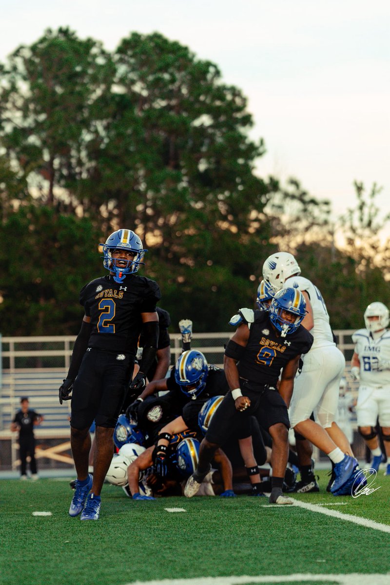 Royals__FB's tweet photo. Nonstop ๐ฆ๐๐
@Quez_2shifty3
@anthonywoodsqb1
@jaylenjohnson_8
@starsilla0
@ky_fils2
@kylerpriester9
#B4B
#PTBD https://t.co/G3s52jxJaq