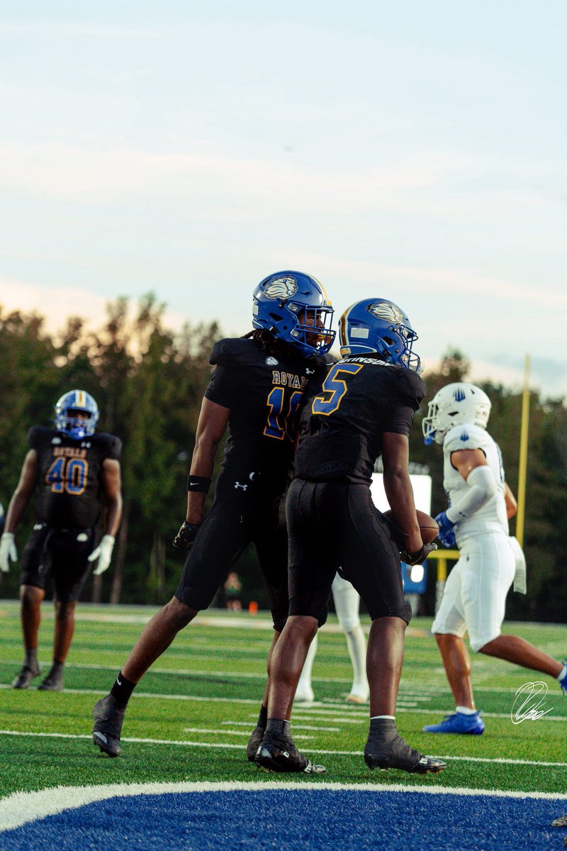 Royals__FB's tweet photo. Nonstop ๐ฆ๐๐
@Quez_2shifty3
@anthonywoodsqb1
@jaylenjohnson_8
@starsilla0
@ky_fils2
@kylerpriester9
#B4B
#PTBD https://t.co/G3s52jxJaq