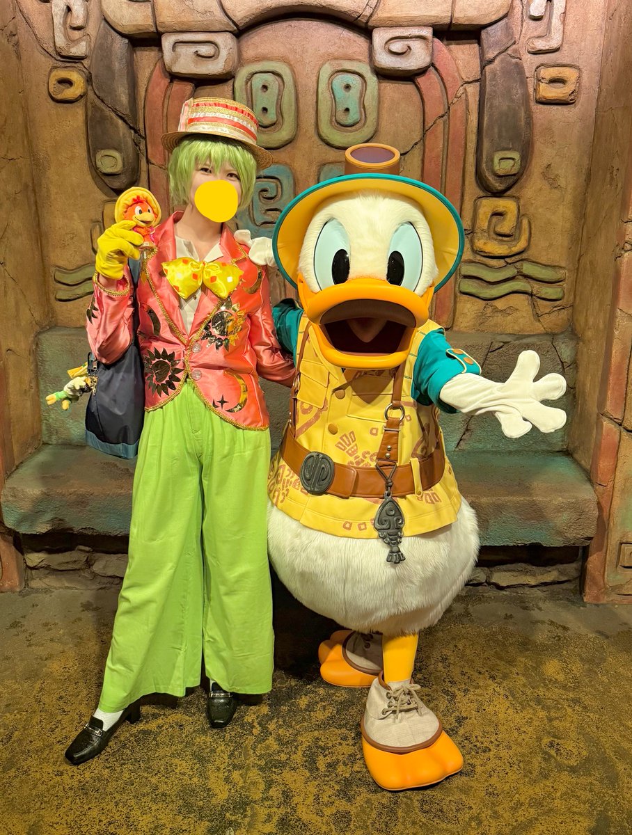 cocoropDDD's tweet photo. ダングロのホセの仮装をしました！あまりにもダングロが良すぎたため……
お天気が色々と不安定だったんだけど、ドナルドとパンぬいで三騎士ショット(笑)とか撮れてよかったです！
またリベンジするぞ〜🥳 https://t.co/zKmj6jyfde
