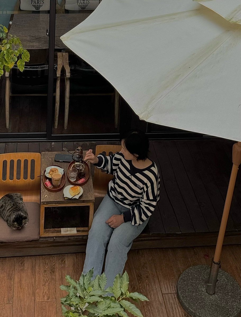 harmonyhenbfy's tweet photo. @_cuarentena_meh Hoy volví a tomar café en la terraza de mi barrio, sin mascarilla. Pequeo placer que me hacía falta.， https://t.co/qD6LoV5IVe