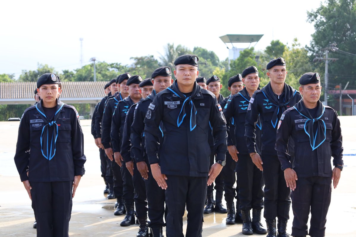 black_army41's tweet photo. 🎖️ ร่วมพิธีรับ - ส่งหน้าที่ ผอ.รมน.ภาค 4 พร้อมเดินหน้าสานต่อภารกิจดูแลประชาชน 🇹🇭🛡️
#หน่วยเฉพาะกิจกรมทหารพรานที่41
#กองทัพภาคที่4
#ทหารพรานกองทัพบก
#กองทัพบก
#กองอำนวยการรักษาความมั่นคงภายในภาค4ส่วนหน้า
#หน่วยเฉพาะกิจยะลา
#แม่ทัพภาคที่4
#ผู้อำนวยการรักษาความมั่นคงภายในภาค4 https://t.co/PsE9Oqj8MD