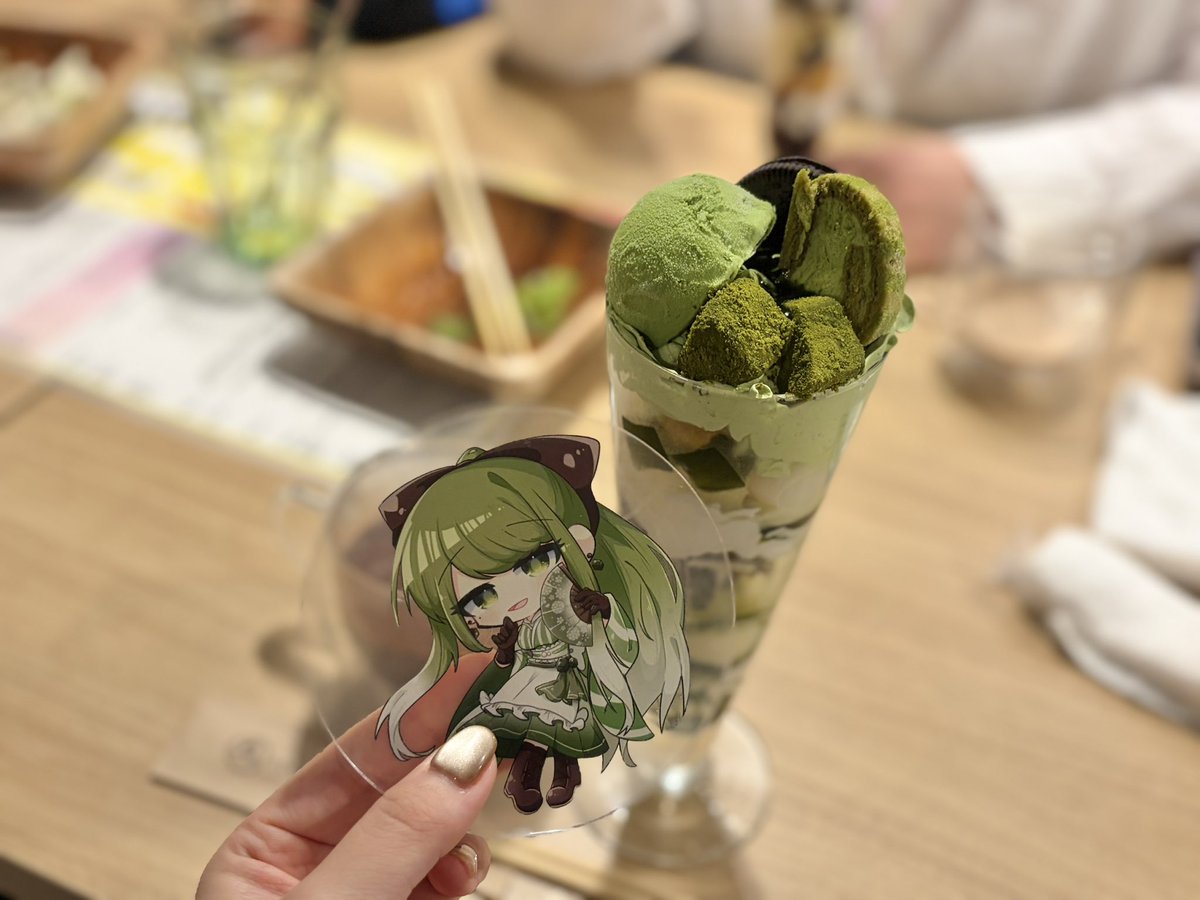 I_scream_more's tweet photo. 締めのパフェとやら🍨🌱
そして謎のパフェ擬人化… https://t.co/Jw6HTt4XHs