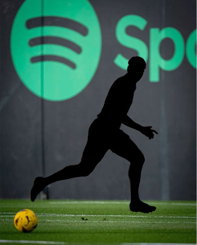 Wezabet's tweet photo. Ndio Masaaa admin ameland na magoodieeees kama kawaida ni Trivia Time.
Guess correctly for a chance to win  200 BOB BONUS!.
​To qualify:
✔️Follow our page
✔️Like &amp; Share this post
✔️Drop your answer in the comments

Who’s the player?

​T&amp;Cs apply.
#HiiNdioInaWEZA #Triviatime https://t.co/joykAlu0Es
