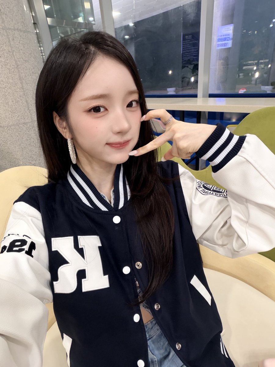 I_m_chillin's tweet photo. ✨👑국립공주대👑✨
너무 재밌게 무대하고 가요 고마워요❣️

#ICHILLIN #아이칠린 #E_JI #이지 https://t.co/WzxMI6y1ZW