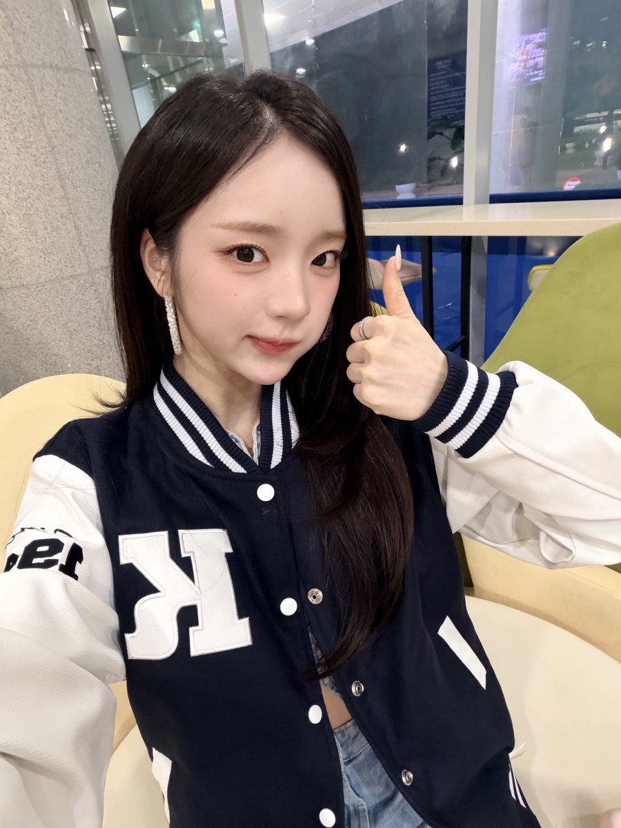 I_m_chillin's tweet photo. ✨👑국립공주대👑✨
너무 재밌게 무대하고 가요 고마워요❣️

#ICHILLIN #아이칠린 #E_JI #이지 https://t.co/WzxMI6y1ZW