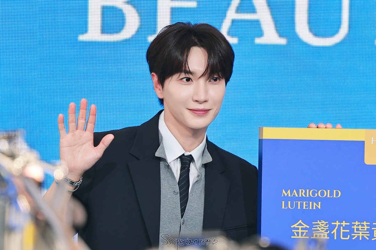 Ssspecial1004's tweet photo. 260930 Halo Mavis 기자회

데스크톱 배경화면 각이다⋆౨ৎ˚⟡
@special1004
#leeteuk #이특 #박정수  
#83line #superjunior83z  
#superjunior #슈퍼주니어 https://t.co/kNsgTBgWU0