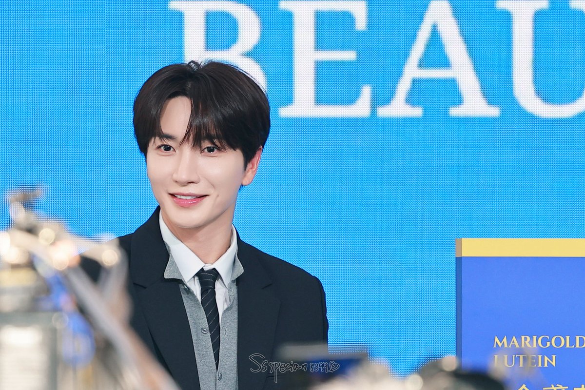 Ssspecial1004's tweet photo. 260930 Halo Mavis 기자회

데스크톱 배경화면 각이다⋆౨ৎ˚⟡
@special1004
#leeteuk #이특 #박정수  
#83line #superjunior83z  
#superjunior #슈퍼주니어 https://t.co/kNsgTBgWU0