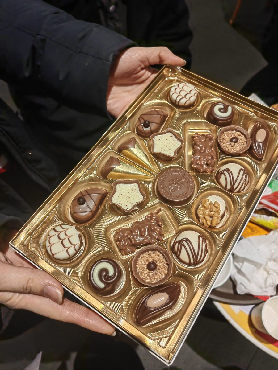 elviragaudqab's tweet photo. Nueva caja de snacks gourmet! Compartamos estas galletas de cacao crujientes y barritas de fruta natural  Quién se anima https://t.co/0kBu2PYhNC