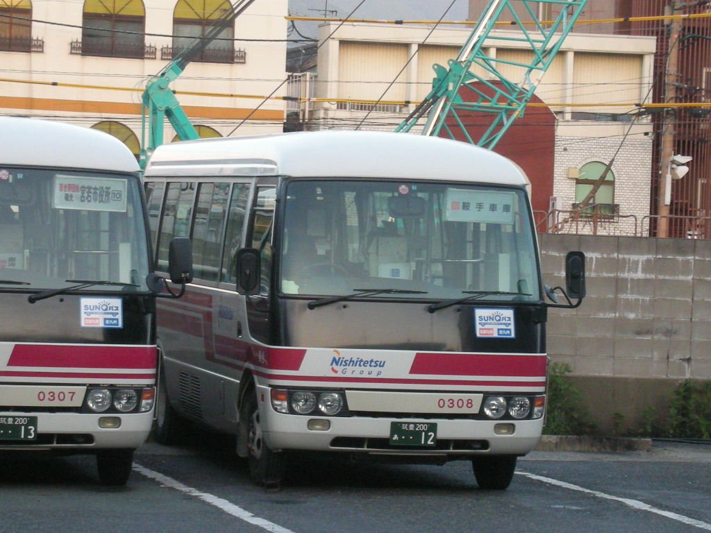 ktk4058's tweet photo. 鞍手車庫は2007年頃に初訪問でした。この頃の69番（新入本村経由）は鞍手車庫で分断され、ローザで運行されていました。 https://t.co/HyDEng61r0