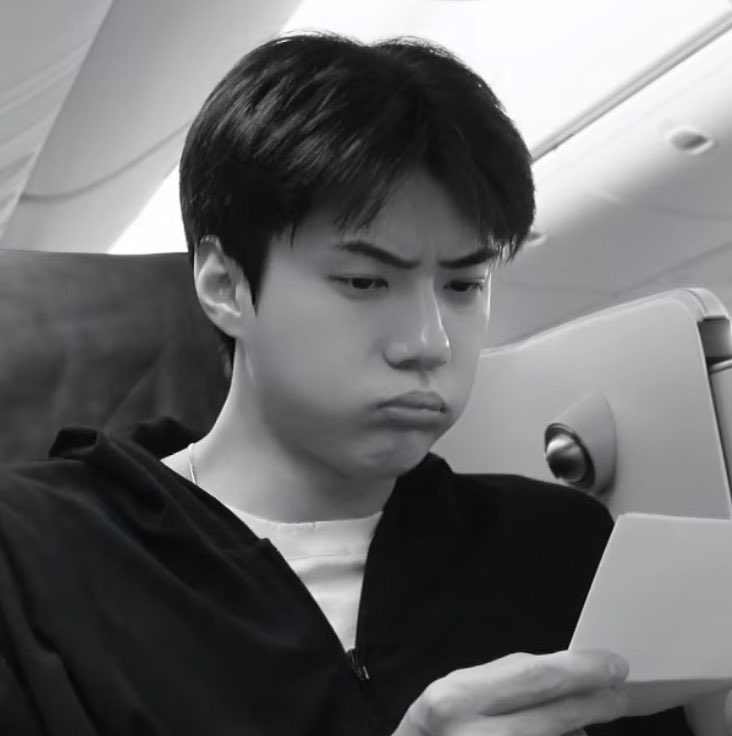kimleeplay's tweet photo. ไฟลท์ 8 ชั่วโมง งอนไปแล้ว 10 ชั่วโมง ☹️ https://t.co/GykZtKLCQM