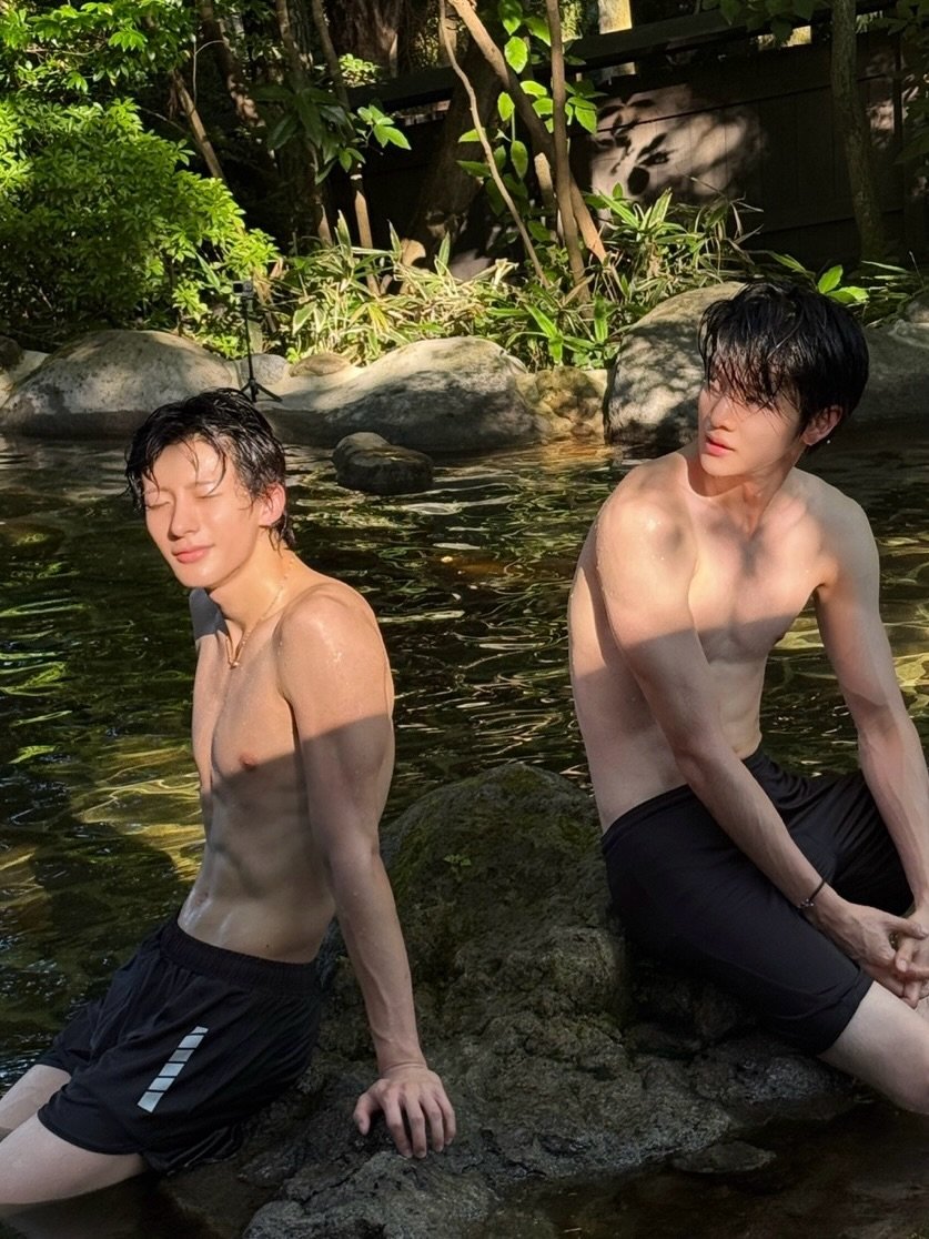 riize_archives's tweet photo. 260930 riize_official instagram update with #ANTON #SUNGCHAN https://t.co/7kFvQYz0ie