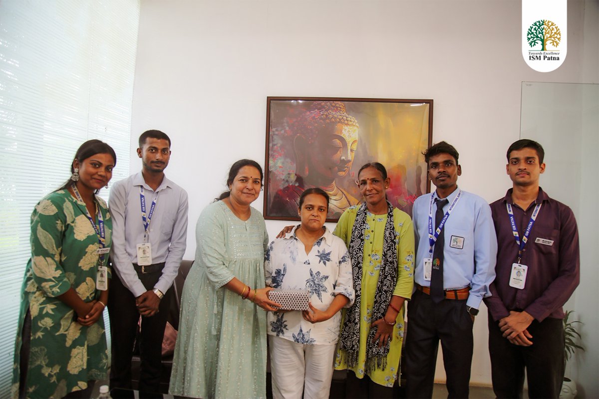 ISMPatna's tweet photo. Sharing a few glimpses from the NSS Event - @ISMPatna & Tarumitra Nature Week.
A celebration of nature, awareness, and collective action for a greener tomorrow.
Take a look at some memorable moments from the event! 
.
.
.
.

#EnvironmentalAwareness #EcoFriendly #NatureAwareness #Students #SaveTrees #SaveOurEarth