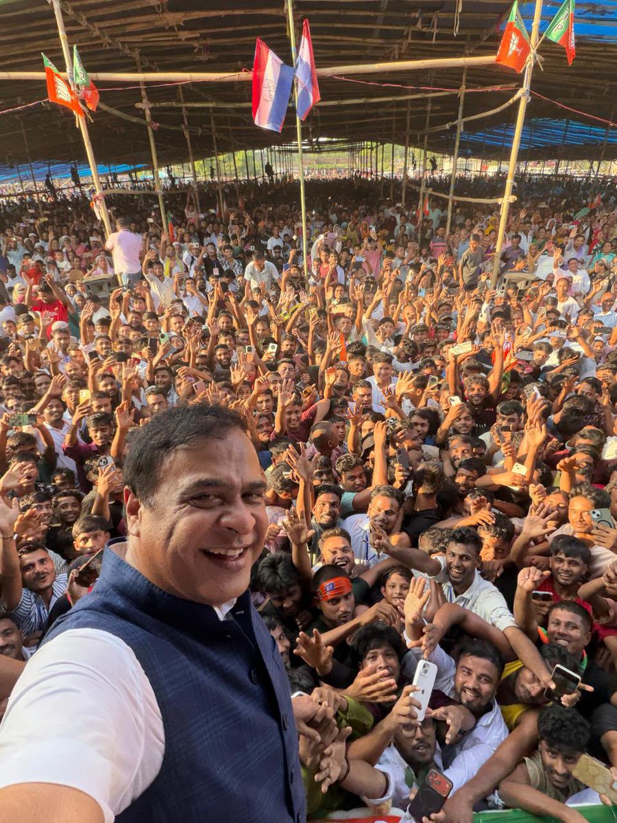 himantabiswa's tweet photo. Getting better at the selfie game 😎 https://t.co/Jb36TTP8zs