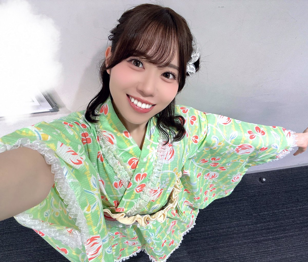 SayuriDate's tweet photo. 『伊達さゆり Fan Meeting Tour 2026』
東京公演 & Birthday🎂💝
#伊達さゆりFM2026🎆

書きたいこと伝えたいことが多すぎて。
ファンミツアーの最後である東京公演は
誕生日当日ということもあり...！
沢山のお祝い本当にありがとうございました！🎂✨
色んな形で、色んな場所で、色んな伝えた方で
お祝いしてくださって感謝の気持ちでいっぱいです。
プレゼント、お手紙、会場に届けてくださった素敵なお花たちも！！💐
ありがとう！！！全部大切にするね。

新曲『Diary☆Parade』も初披露で🌼
「出会えて嬉しい！今ここで」って歌えて
本当に嬉しかったの！！！！
心の底から！！！！
だからまた歌いたいし今日会えなかった方にも、会えた時に伝えたい！！！　
だからもっと頑張る！🔥
このあと0時から配信スタートされますので
ぜひ聴いてね！🌷🌼
(#伊達さゆり_ダイパレ
⬆️で感想も沢山待ってます🤭🎉)

大好きなみなさんとスタッフさん方のおかげで
とっても幸せです。
帰り道いろんな気持ちがでてきて
うるうるしてしまっている！！笑笑
また明日からも頑張ろう！って思えます。
今日会えた方も会えなかった方も！
次会える時まで笑顔でいてね。お互いに！

お衣装は、
👘9月末だからこその浴衣(?)ちゃん
🍫なんか少しバレンタインっぽいよね！ちゃん
でした✨(名前今考えた)