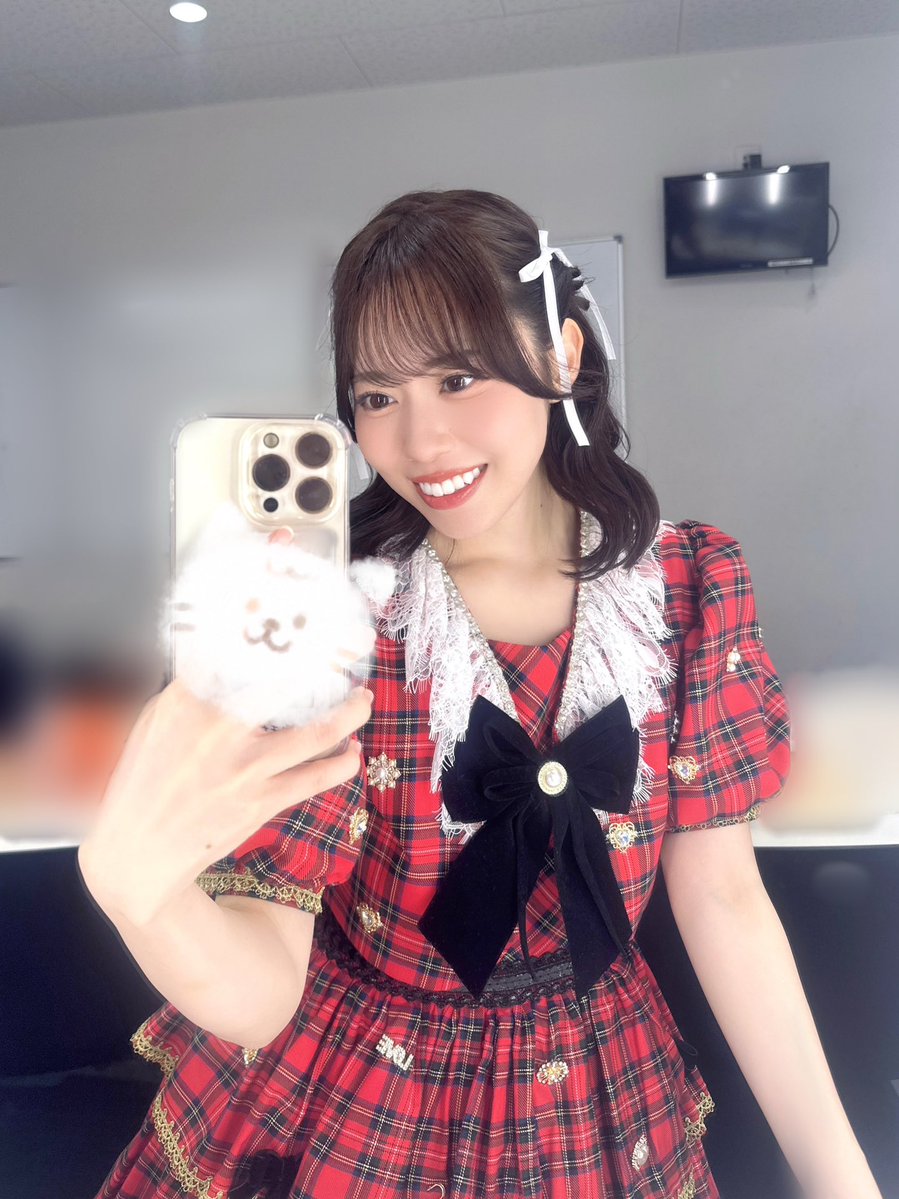 SayuriDate's tweet photo. 『伊達さゆり Fan Meeting Tour 2026』
東京公演 & Birthday🎂💝
#伊達さゆりFM2026🎆

書きたいこと伝えたいことが多すぎて。
ファンミツアーの最後である東京公演は
誕生日当日ということもあり...！
沢山のお祝い本当にありがとうございました！🎂✨
色んな形で、色んな場所で、色んな伝えた方で
お祝いしてくださって感謝の気持ちでいっぱいです。
プレゼント、お手紙、会場に届けてくださった素敵なお花たちも！！💐
ありがとう！！！全部大切にするね。

新曲『Diary☆Parade』も初披露で🌼
「出会えて嬉しい！今ここで」って歌えて
本当に嬉しかったの！！！！
心の底から！！！！
だからまた歌いたいし今日会えなかった方にも、会えた時に伝えたい！！！　
だからもっと頑張る！🔥
このあと0時から配信スタートされますので
ぜひ聴いてね！🌷🌼
(#伊達さゆり_ダイパレ
⬆️で感想も沢山待ってます🤭🎉)

大好きなみなさんとスタッフさん方のおかげで
とっても幸せです。
帰り道いろんな気持ちがでてきて
うるうるしてしまっている！！笑笑
また明日からも頑張ろう！って思えます。
今日会えた方も会えなかった方も！
次会える時まで笑顔でいてね。お互いに！

お衣装は、
👘9月末だからこその浴衣(?)ちゃん
🍫なんか少しバレンタインっぽいよね！ちゃん
でした✨(名前今考えた)