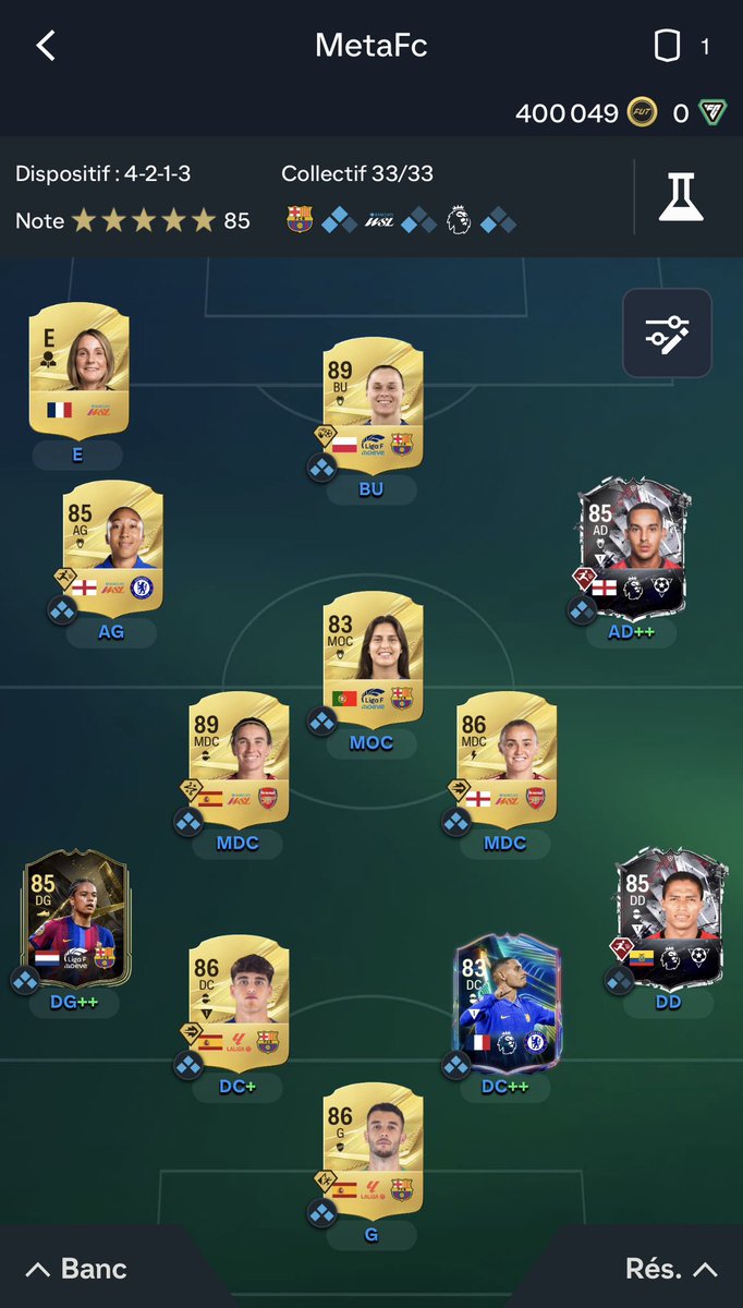 VranckenJrme1's tweet photo. @_MaatM_ Pire joueur Cubarsi il se fait trop prendre dans le dos sur les passes en profondeur meilleur joueur valencia il est trop fort c’est choquant. 
Budget 750k.

Oui j’ai mis la cb je le cache pas 🫡 https://t.co/bxdwCrNFXj
