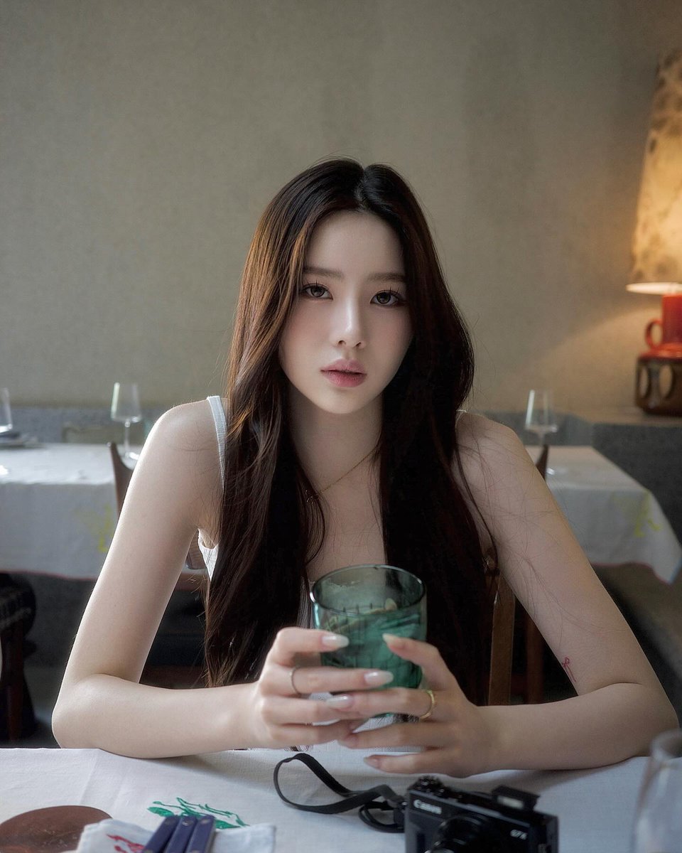 girlsloveinfo's tweet photo. #PianoNichapat has ended her contract with Grow Production, the company behind #RunawayGL, where she starred as one of the leads.

A new chapter begins, and we hope to see her back in GL soon. 🩷

[@pianonichapats | @Grow_officialth]

#GirlsLove https://t.co/y9pLlEzQWd