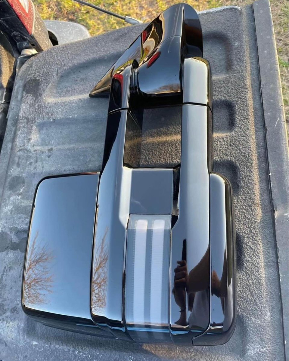gmc_chevy_parts's tweet photo. Brand new black color matched switchback towing mirrors for 14-19 chevy Silverado GM trucks. Complete color matched.

#gmc #buick #obs #chevysilverado                 #creatorsearchinsights https://t.co/2IMOitUion