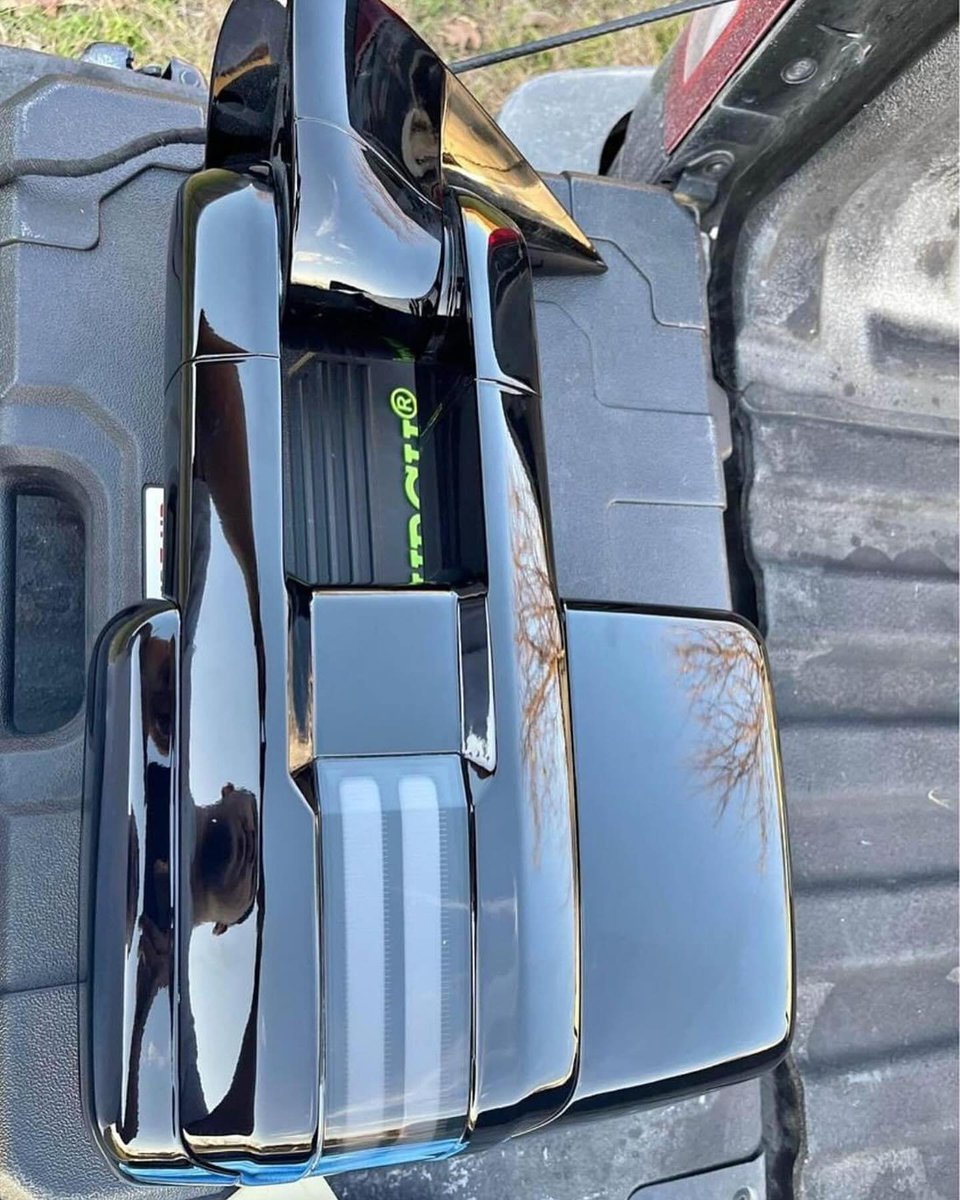 gmc_chevy_parts's tweet photo. Brand new black color matched switchback towing mirrors for 14-19 chevy Silverado GM trucks. Complete color matched.

#gmc #buick #obs #chevysilverado                 #creatorsearchinsights https://t.co/2IMOitUion