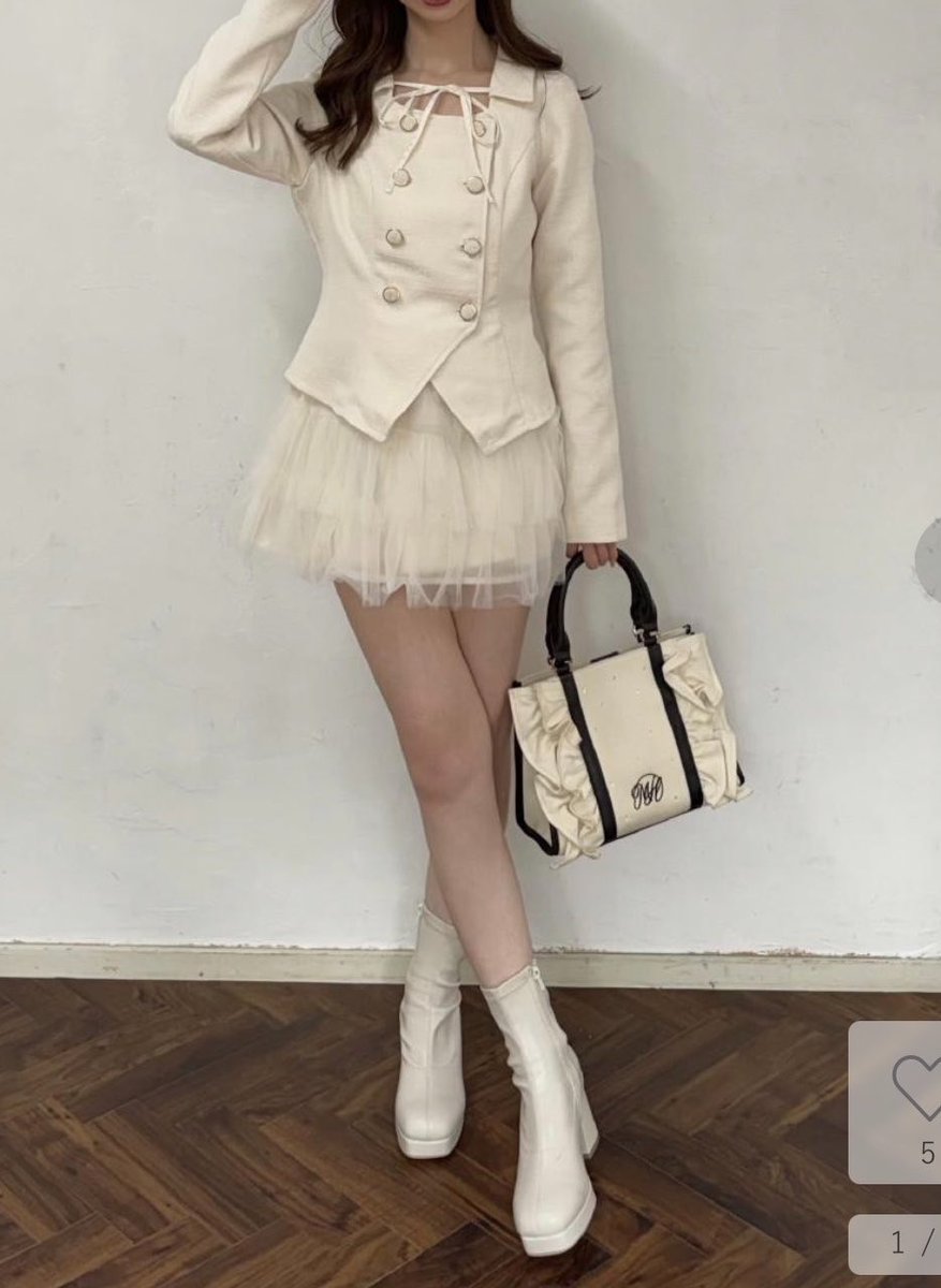 hellnia123's tweet photo. ツーショの為に白い服買おうと思ってたのにあまりにも時間なくてやばい 候補たち⬇️ https://t.co/nwkpWDZIts