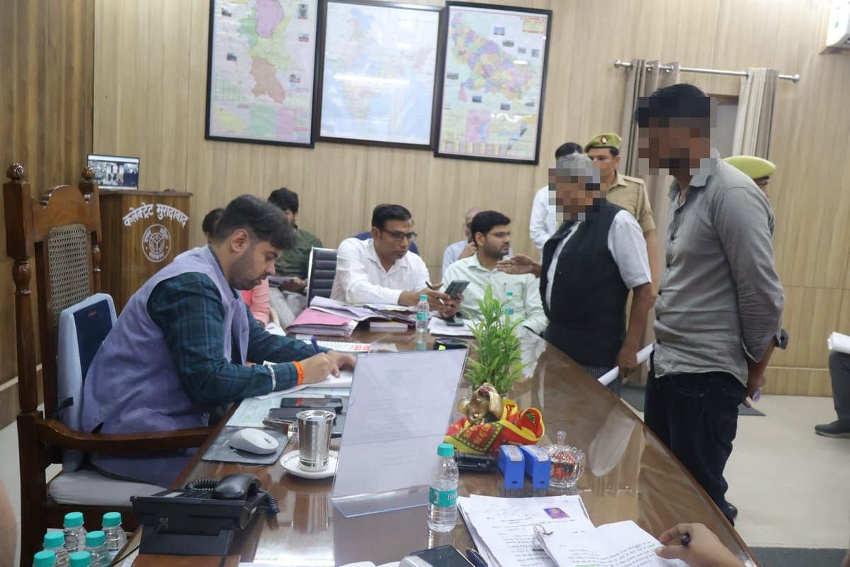 DMMoradabad's tweet photo. आज कलेक्ट्रेट कार्यालय में पूर्वाह्न 10:00 बजे से मध्याह्न 12:00 बजे तक आयोजित जनसुनवाई के दौरान विभिन्न विभागों से संबंधित 62 शिकायती पत्र प्राप्त हुए, इन सभी शिकायतों का गुणवत्तापूर्ण निस्तारण सुनिश्चित कराने हेतु संबंधित विभागीय अधिकारियों को निर्देशित किया गया।
@CMOfficeUP
@UPGovt
@PMOIndia
@Comm_Moradabad
@moradabadpolice
@Uppolice
@dgpup
@Cdomoradabad
@PIB_India
@ANINewsUP
@InfoDeptUP