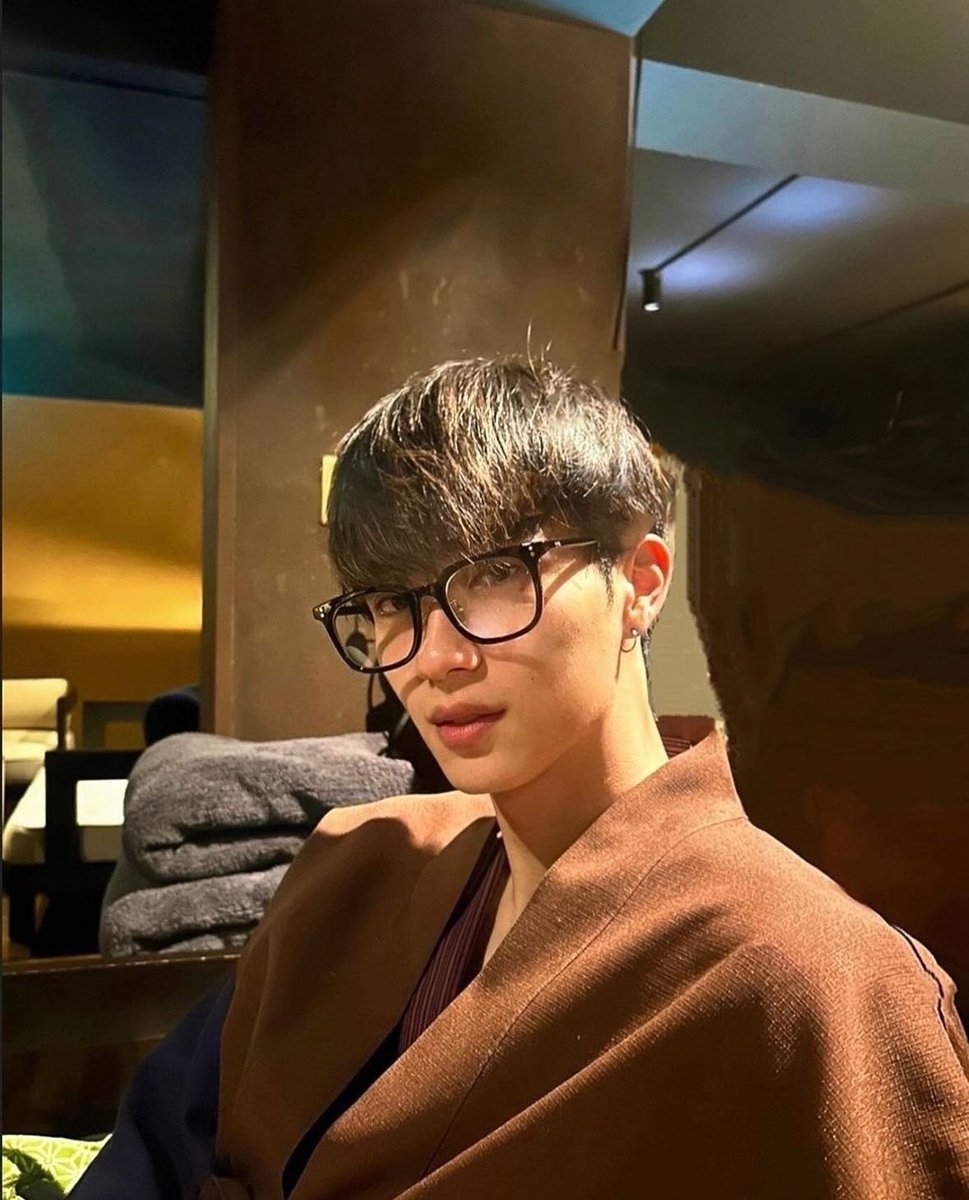 taro_chan_sho's tweet photo. 最近人気急上昇中の俳優・野村康太くん

2003年生まれの22歳、
身長184cmの圧倒的スタイル✨

父は俳優の沢村一樹さんで、芸能一家の出身。

小顔で綺麗な顔立ち、見た目はクールなのに、
実は周りをよく気にかける優しい性格というギャップも
バスケ経験者で、筋トレやサウナも好き🏀🧖‍♀️

俳優・モデルとして活躍中で、これからさらに人気になること間違いなしの注目俳優さんが
RIIZEのショウタロウを褒めてくれてる🥹🫶🧡
いつかこの2人が共演することを願ってます🙏🙏