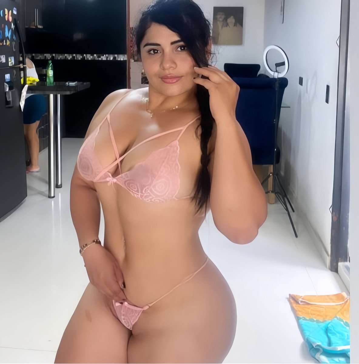 adrianapriv's tweet photo. TE ESPERO AQUÍ ⬇️😈
https://t.co/B09wSVAOeF
          $3 USD por 1 mes 🚨 https://t.co/IBBSapixdu