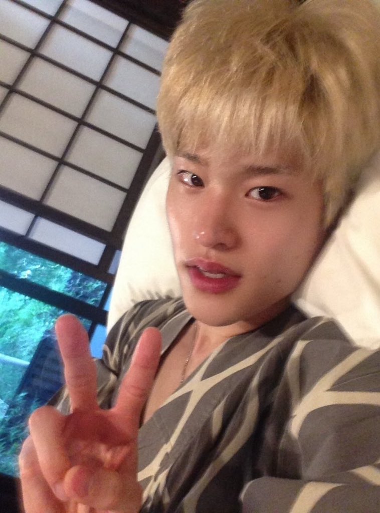 chuchyjong's tweet photo. สิ่งที่ร้ายแรงกว่าที่คุนคิด
1. หมอนกับผ้าห่ม
2. เตียง
3. ยูกาตะ https://t.co/OOxtFKkTja