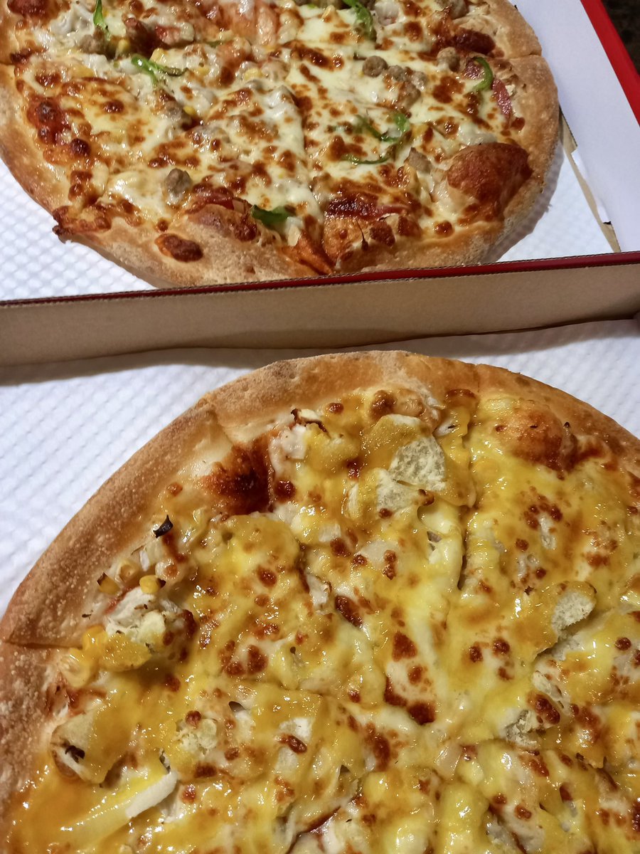 ehamiibap's tweet photo. 피자스쿨 고구마 피자 콤비네이션 피자 https://t.co/b4vW8OxkdT