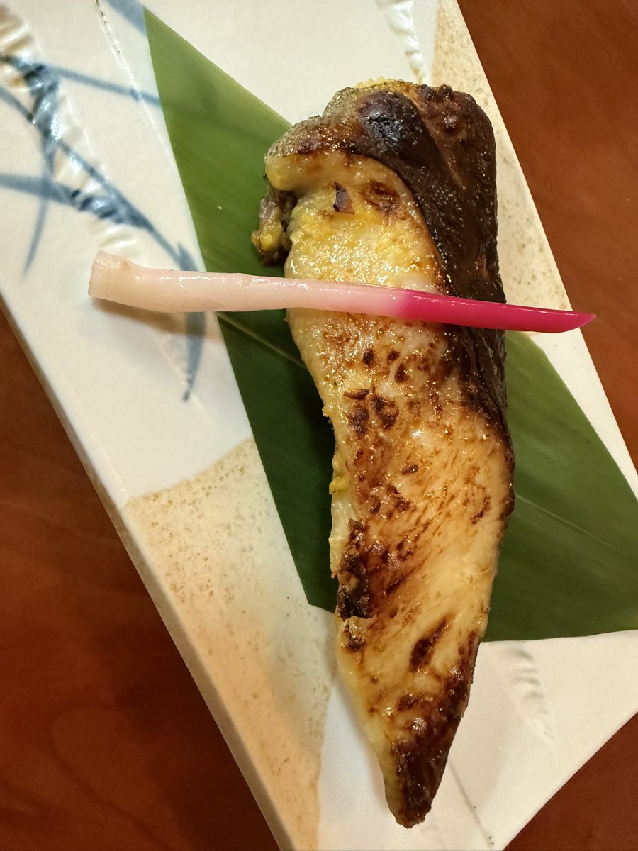 baburusususu's tweet photo. 束の準備してたら鮨行くから早く帰って来いと言われて呑気に飲んでるわ最高🤗
いつも次男は渡り蟹、長男は炙り塩サーモンばっか食べてる、んで食べ終わったら帰りたいって駄々こね始めて送迎来て帰ったわwww
生意気な我が子😭あーたのし。 https://t.co/SioDeU5ZFW