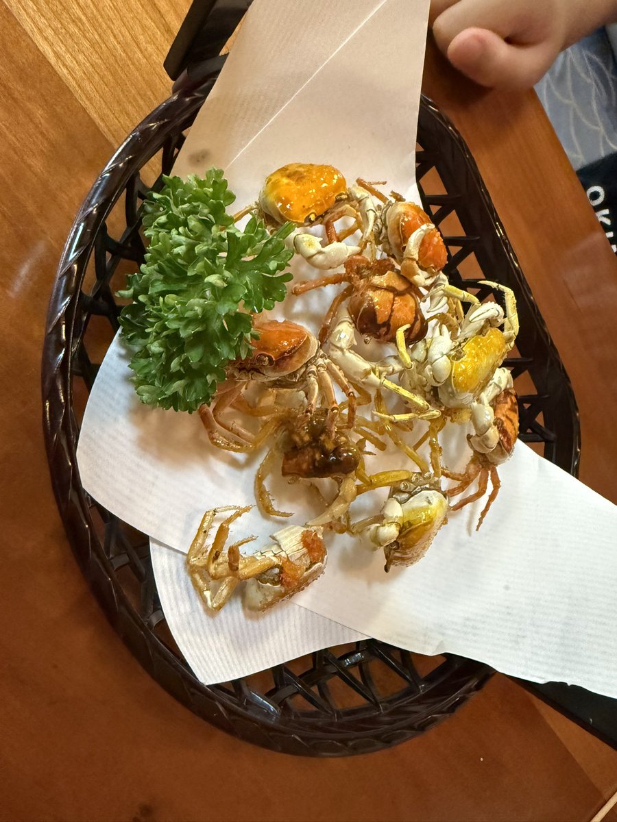 baburusususu's tweet photo. 束の準備してたら鮨行くから早く帰って来いと言われて呑気に飲んでるわ最高🤗
いつも次男は渡り蟹、長男は炙り塩サーモンばっか食べてる、んで食べ終わったら帰りたいって駄々こね始めて送迎来て帰ったわwww
生意気な我が子😭あーたのし。 https://t.co/SioDeU5ZFW