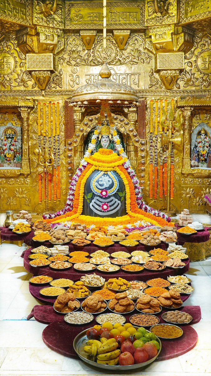 Somnath_Temple's tweet photo. श्री सोमनाथ महादेव मंदिर,
प्रथम ज्योतिर्लिंग - गुजरात (सौराष्ट्र)
दिनांक: 30 सितंबर 2026, भाद्रपद कृष्ण चतुर्थी - बुधवार
सायं श्रृंगार
0926299
#somnath #mahadev #shivji
#bhakti #somnathlivedarshan #somnathtemple #JaiSomnath #SomnathSwabhimaanParv

Whatsapp Channel Daily Darshan https://t.co/sndKP0fuKq