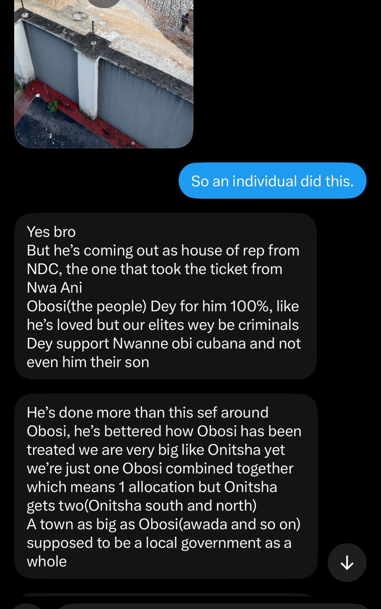 UchePOkoye's tweet photo. Ndi Obosi called soludo so many times to come to their rescue, Soludo told them “that he doesn’t have money for erosion that’s happening in Obosi and told them to go and dig Ụmị!

So one Mr Eric took it upon himself to do something cause if not his house would go down too.

This Mr Eric is also coming out as the House Of Representative under NDC! But the Soludo is supporting Cubana brother. 

If not for his intervention, this erosion would have gotten to school of health Obosi.

We do not have a governor in Anambra State what we have is Onye Nta Akuku. 

Ndi Obosi must mobilize support and ensure this man goes to National Assembly for them!