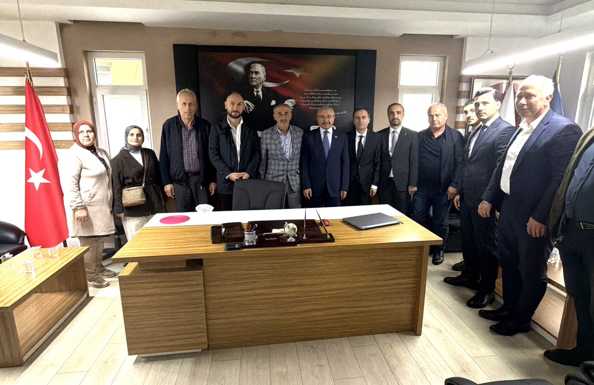 bbismailerdem's tweet photo. Trabzon Çarşıbaşı ilçesinde Ziraat Odası ve Esnaf odasını ziyaret ettik. Oda başkanları ve yöneticileriyle ilçenin genel durumuyla ilgili değerlendirmelerde bulunduk. Oda başkanlarına, yöneticilere görevlerinde kolaylıklar temenni eder, misafirperverlikleri için çok çok teşekkür ederim. @Akparti @aktrabzon61 @shnmustafakemal 
@61Hakankocaman  @atasoysukru 
@TufekSeher  @furkankoral61 @AKCarsibasiKad