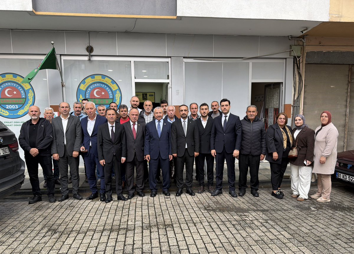 bbismailerdem's tweet photo. Trabzon Çarşıbaşı ilçesinde Ziraat Odası ve Esnaf odasını ziyaret ettik. Oda başkanları ve yöneticileriyle ilçenin genel durumuyla ilgili değerlendirmelerde bulunduk. Oda başkanlarına, yöneticilere görevlerinde kolaylıklar temenni eder, misafirperverlikleri için çok çok teşekkür ederim. @Akparti @aktrabzon61 @shnmustafakemal 
@61Hakankocaman  @atasoysukru 
@TufekSeher  @furkankoral61 @AKCarsibasiKad