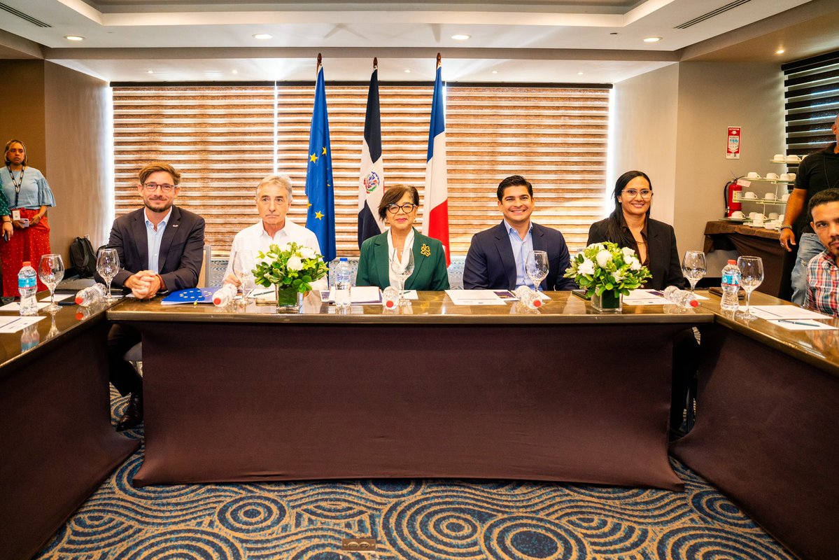 MinpreRD's tweet photo. La viceministra de Cooperación Internacional del @MinpreRD, Olaya Dotel, participó en el primer Comité Estratégico del PMUS-RD, junto a la UE, AFD, INTRANT y otras instituciones.
#MINPRERD #CooperaciónInternacional https://t.co/ifD4hrzYti