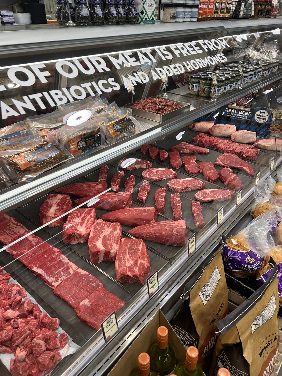 Wendi_Irlbeck's tweet photo. 🙌Fresh Vermont beef. This is the good stuff.

🥩Beef is one of the MOST efficient nutrient packages you can eat: 
• 23g protein in 3 oz cooked top sirloin 
• Excellent source of heme iron and B12 (energy + red blood cells) 
• Zinc for immune health and recovery 
• High-quality, complete protein with leucine that actually supports muscle

Local and grass-finished versions often bring extra perks: more omega-3s, more CLA, more antioxidants from pasture, and way less time in transit. 

You can taste it. When you’re on the road, make it a habit: find the family-owned market or butcher. Ask what’s from nearby farms. 

That’s how you eat well and vote with your dollars for the people still doing this work.
God bless the small markets still filling cases like this. 👀