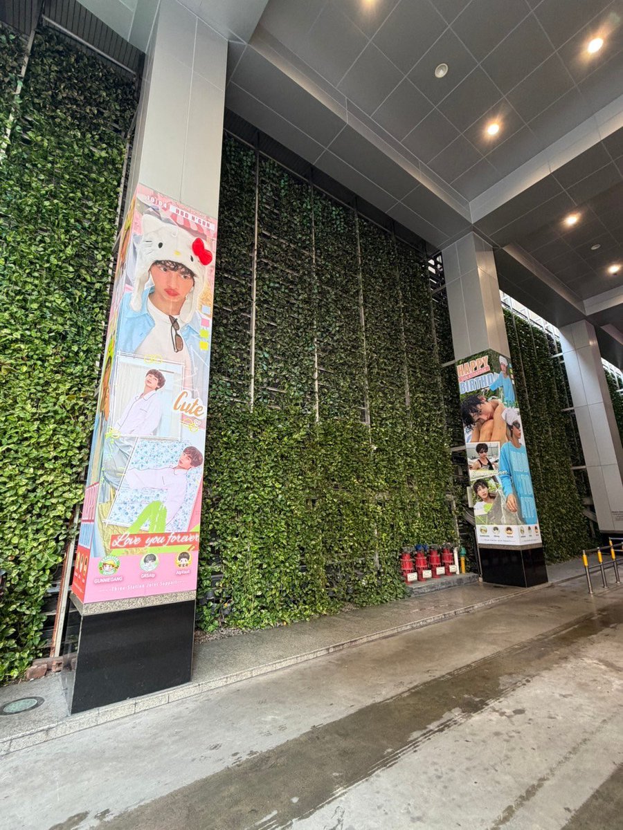 strawberry_atp's tweet photo. Gun 2026 Birthday Project 4️⃣

📍：Pillar no.1, no.2
📅：10.1-10.15

May all your dreams come true.💝
GUN Three-station joint Support for 2026 birthday 🎊
@GunnieGangViet @GRSAtp 

@AtthaphanP 
#GunATpBDProject2026
#กันอรรถพันธ์ #GunAtthaphan https://t.co/qNLoGkUcB9