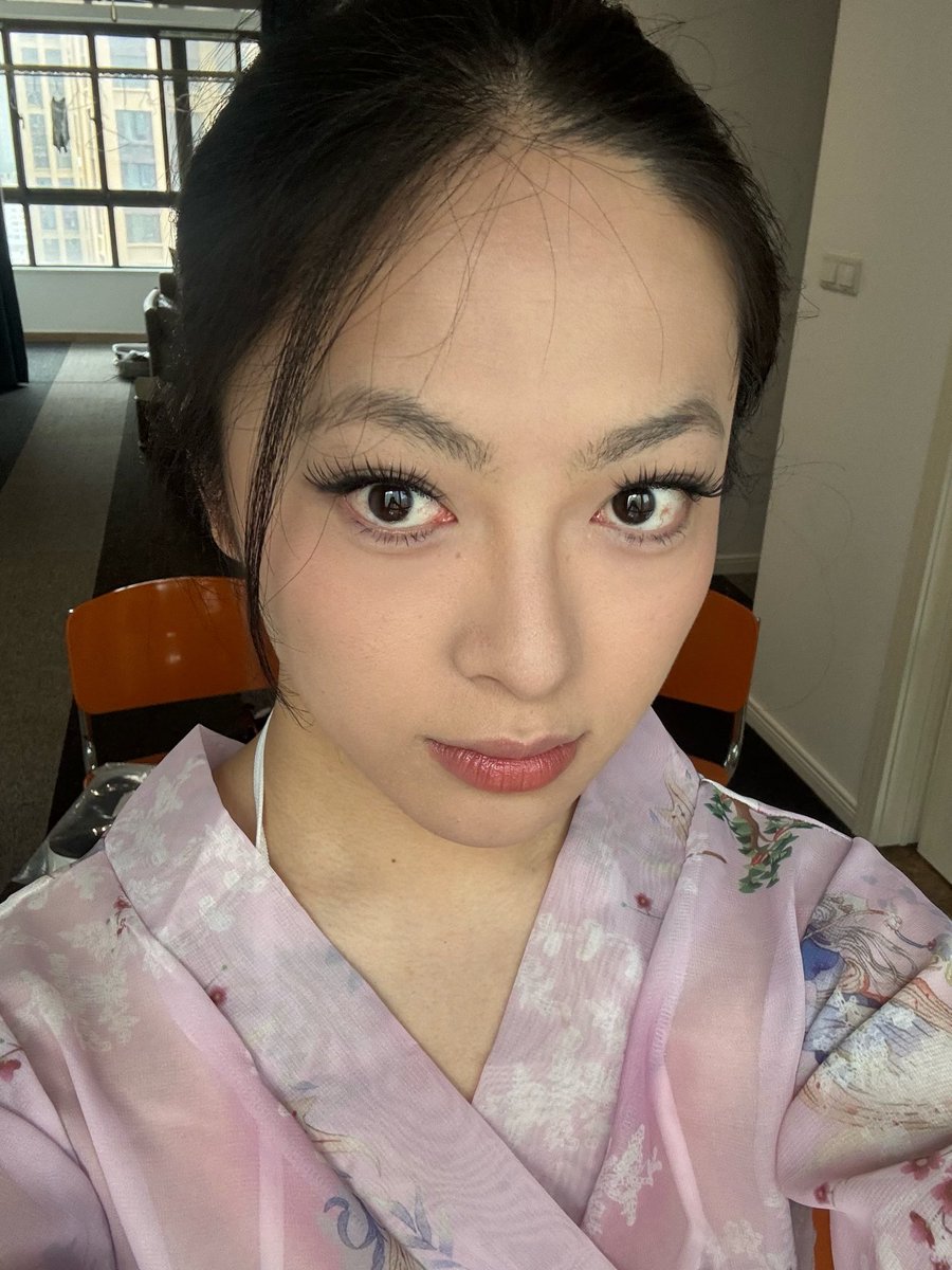 WhatCarey's tweet photo. 披发还是扎发？#CD #女装大佬 #四爱 #iiii #西安 #ladyboy #男娘 https://t.co/R2jpLJbCxM