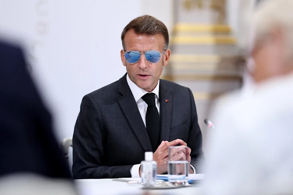 AlertesInfos's tweet photo. 🇫🇷 FLASH - Emmanuel Macron lance un APPEL AU CALME aux lycéens qui bloquent leurs lycées partout en France. (déclaration) https://t.co/SQFfxdaC3u