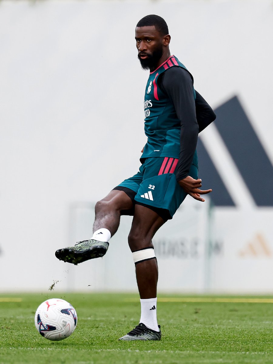 realmadridfra's tweet photo. 👀🎯 https://t.co/8yi5LqwPvd