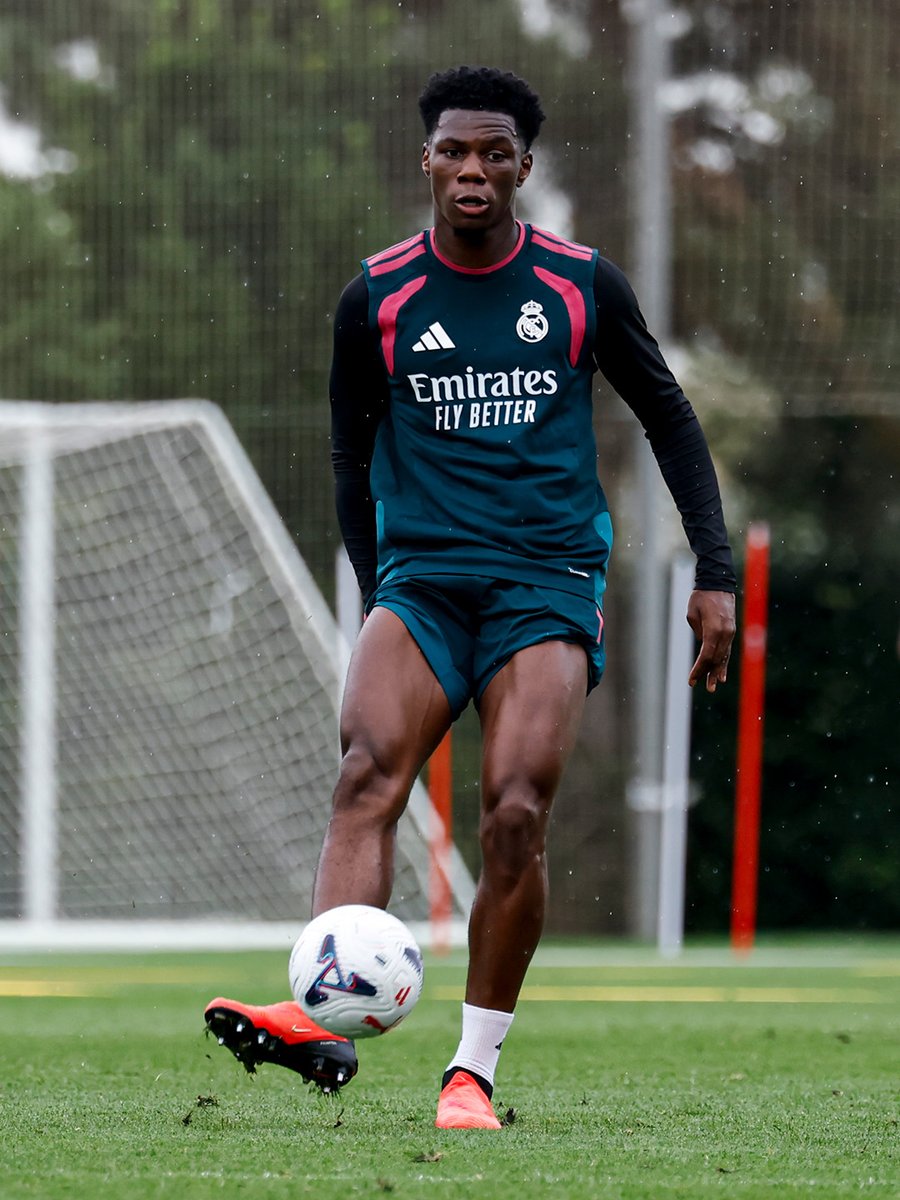 realmadridfra's tweet photo. 👀🎯 https://t.co/8yi5LqwPvd