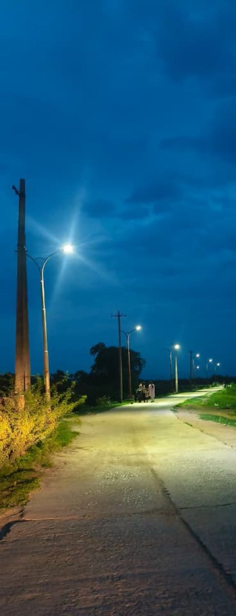 sdm_bcm's tweet photo. Street Lights on Flood Bank, Bhadrachalam 

On the directions of the Sub Collector, Mrinal Shreshtha - ITC and Gram Panchayat partnered under CSR, and installed street lights, thereby resolving a long standing issue of non-functional street lights on Bhadrachalam Flood Bank. https://t.co/kyGHezUE5T