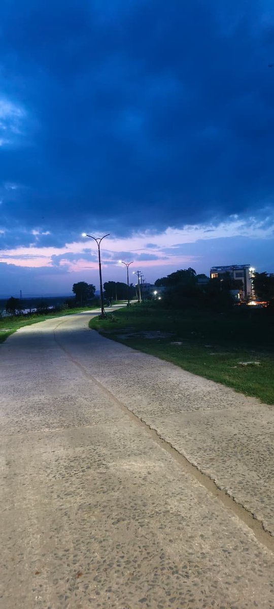 sdm_bcm's tweet photo. Street Lights on Flood Bank, Bhadrachalam 

On the directions of the Sub Collector, Mrinal Shreshtha - ITC and Gram Panchayat partnered under CSR, and installed street lights, thereby resolving a long standing issue of non-functional street lights on Bhadrachalam Flood Bank. https://t.co/kyGHezUE5T