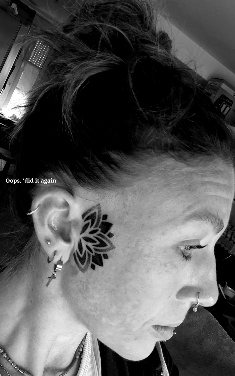 Luust_bzh's tweet photo. #ornemental #tattoo #dotwork https://t.co/7DVykSeuQk